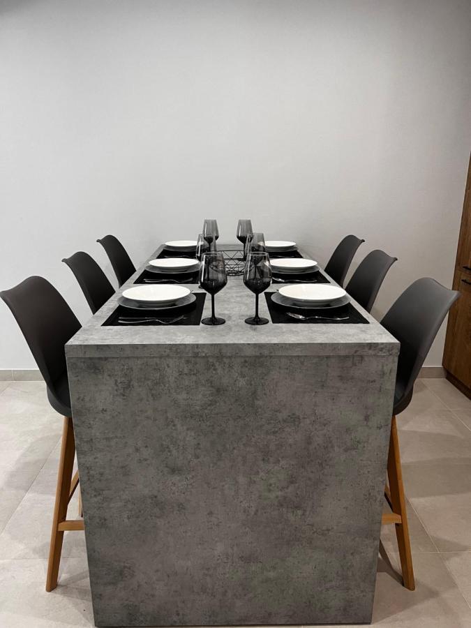 Giannel Luxury 1 *